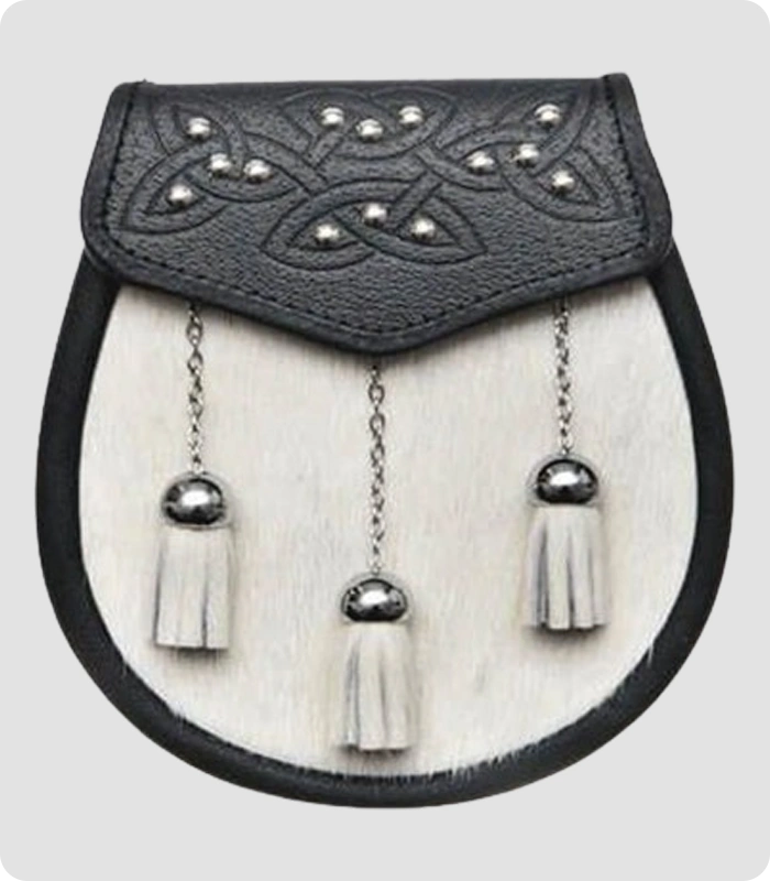 Semi Dress Natural Sealskin 14 Stud Sporran